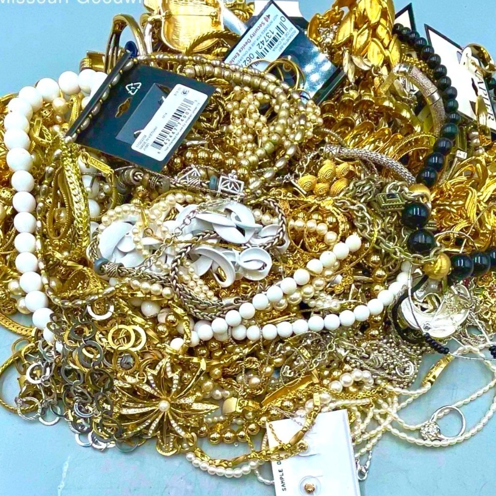 1 LB VTG mod jewelry lot~ tangled chain, necklaces, jewelry gold, silver